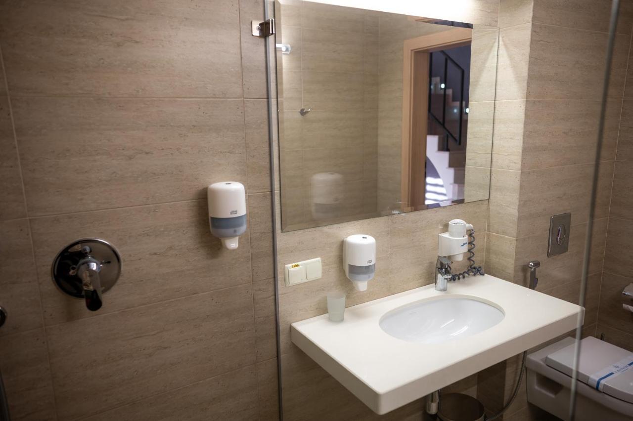 Sribni Leleky Hotel & Spa Lutsʼk Екстериор снимка