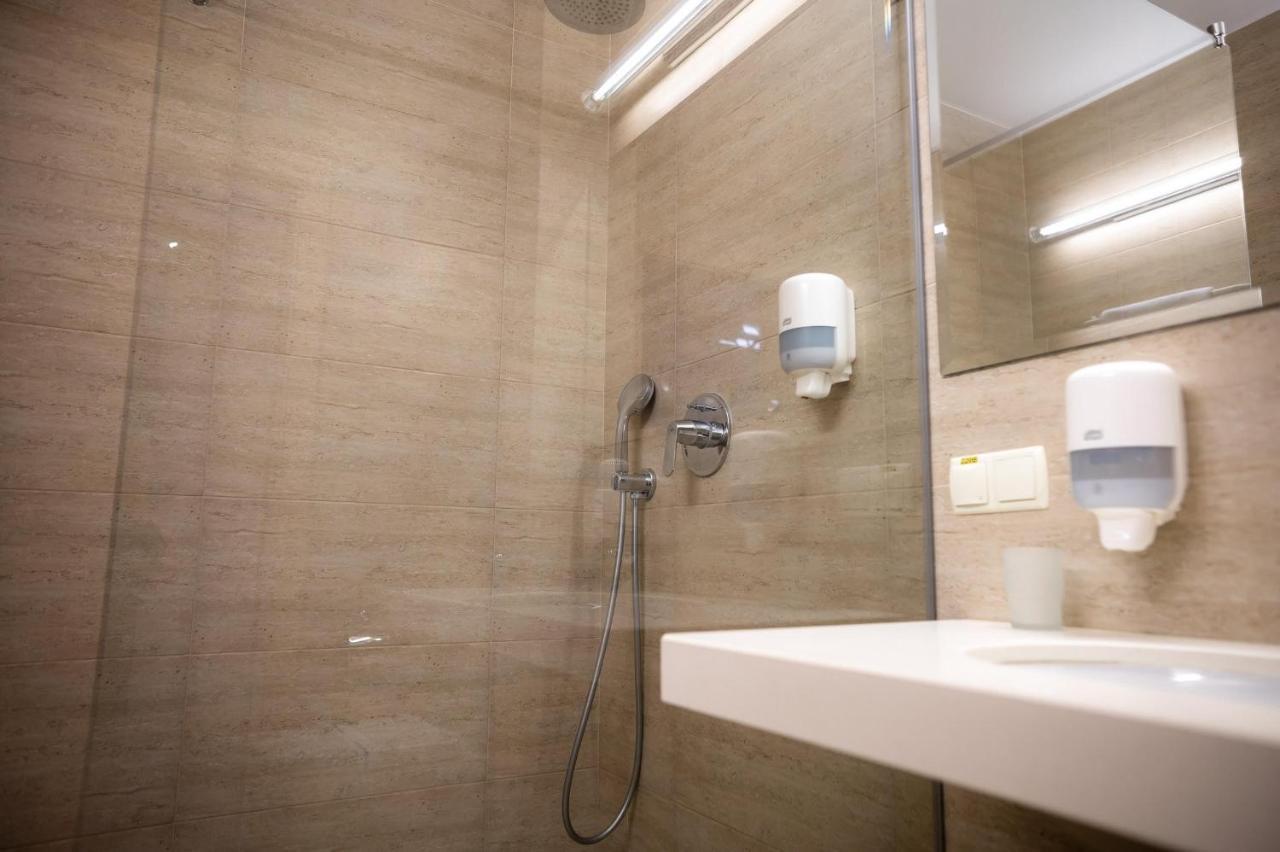 Sribni Leleky Hotel & Spa Lutsʼk Екстериор снимка