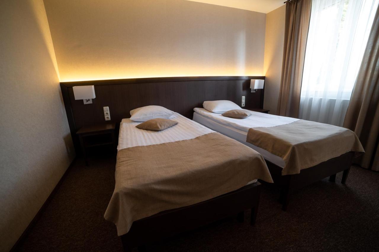 Sribni Leleky Hotel & Spa Lutsʼk Екстериор снимка