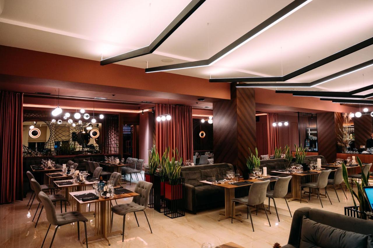 Sribni Leleky Hotel & Spa Lutsʼk Екстериор снимка
